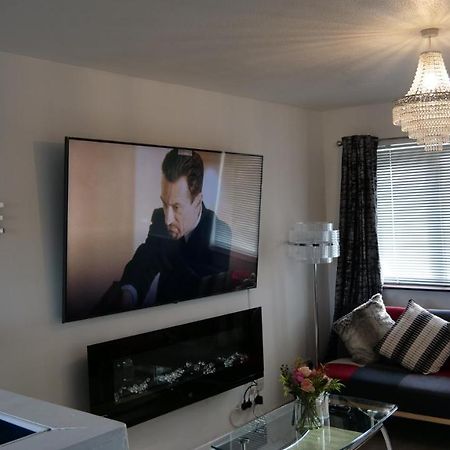 Milton Keynes Luxury Short Stay House With Wifi And Free Parking Wolverton  Ngoại thất bức ảnh