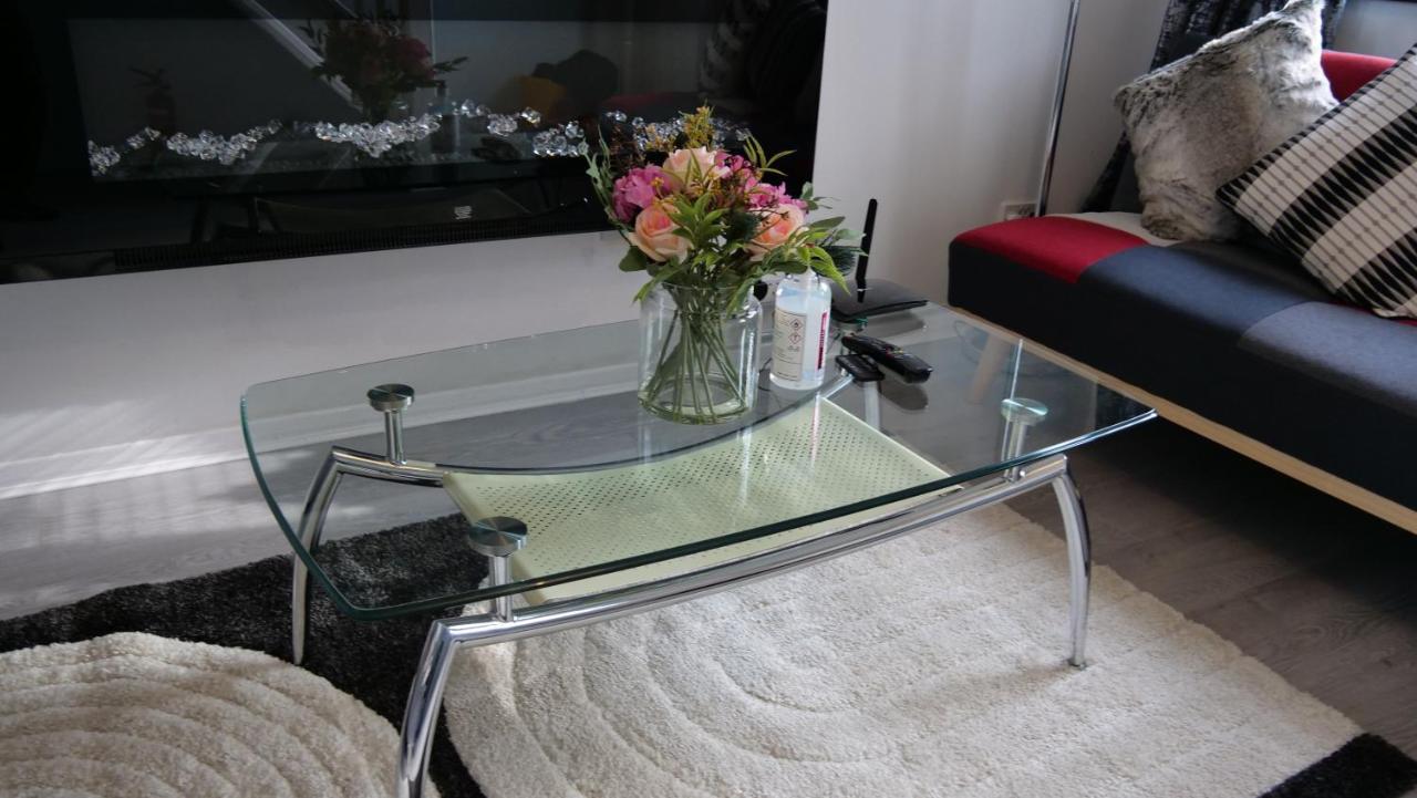 Milton Keynes Luxury Short Stay House With Wifi And Free Parking Wolverton  Ngoại thất bức ảnh