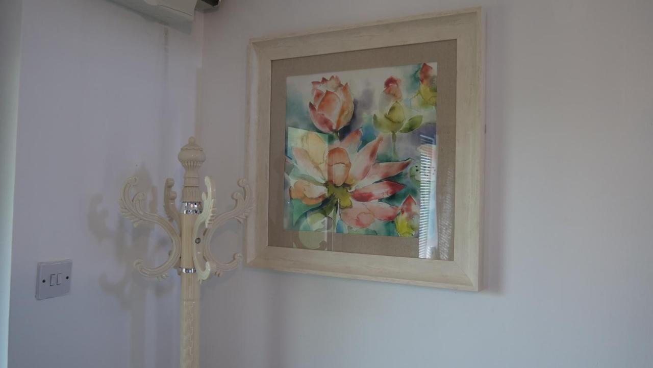 Milton Keynes Luxury Short Stay House With Wifi And Free Parking Wolverton  Ngoại thất bức ảnh
